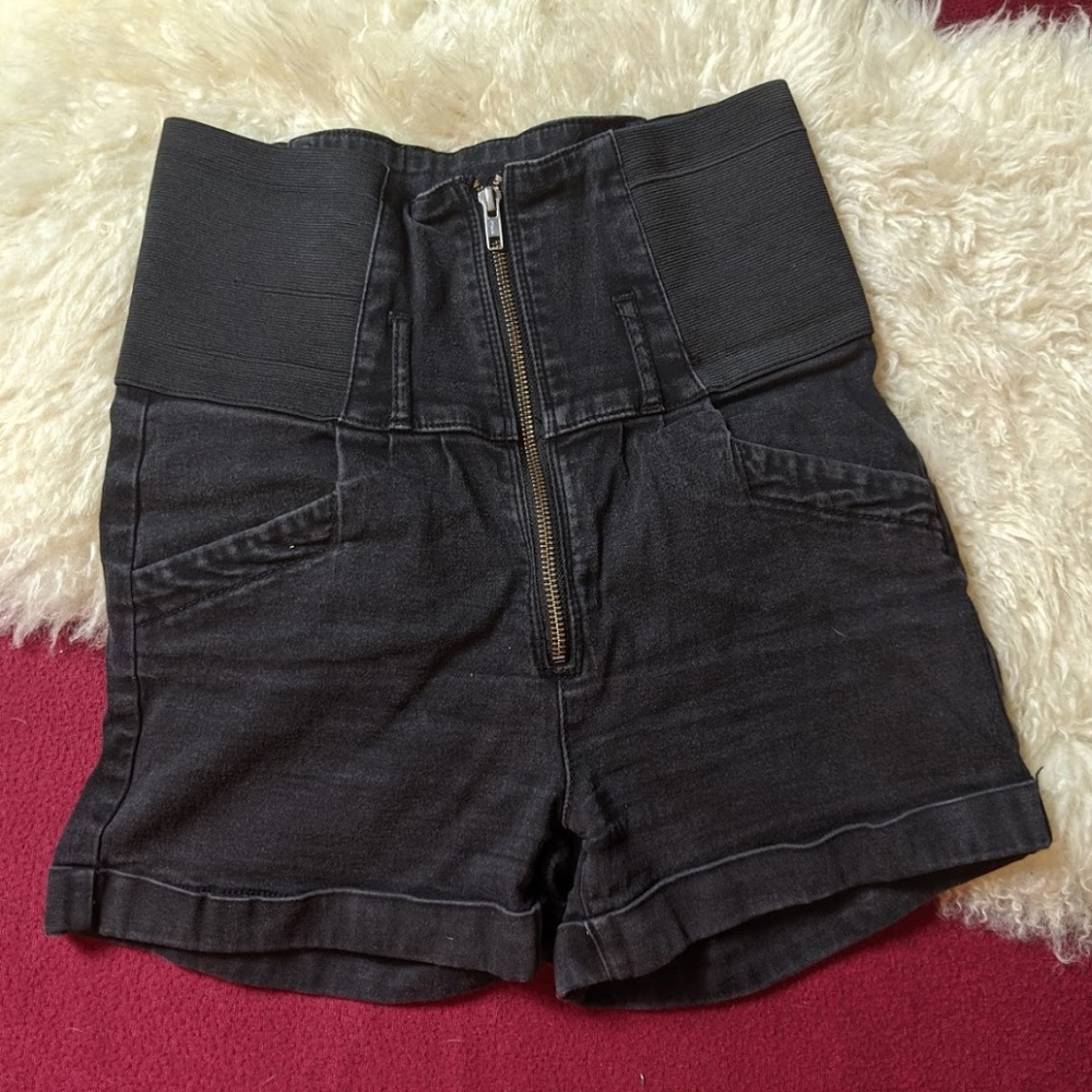 Black Jean Super High Waist Zip-up shorts